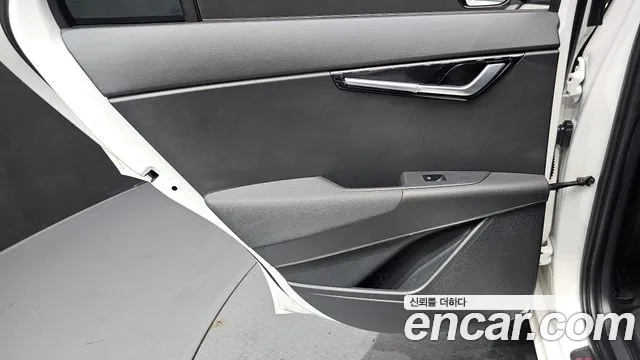 Kia Niro — Фото автомобиля 14