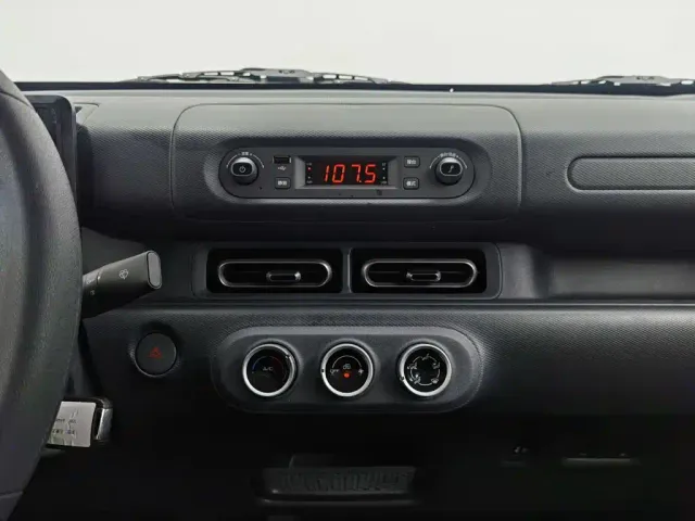 Wuling Zhiguang NEV — Фото автомобиля 12