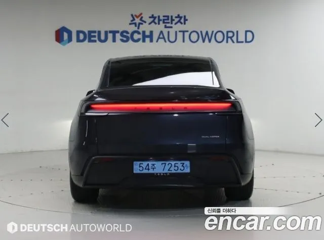 Tesla Model Y — Фото автомобиля 4