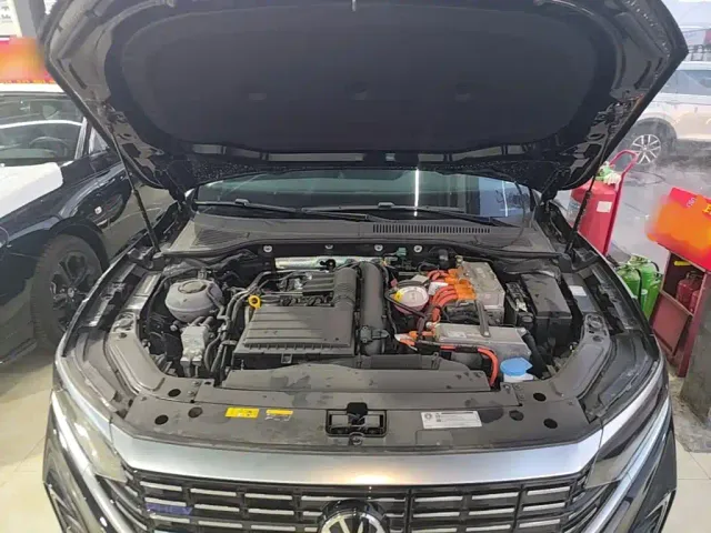 Volkswagen Passat — Фото автомобиля 19