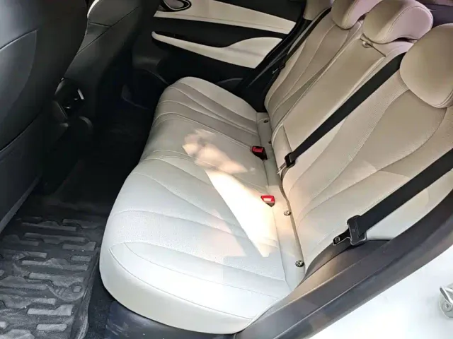 BYD Seal 05 DM-i — Фото автомобиля 12