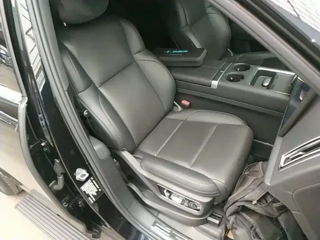 Li Auto L7 — Фото автомобиля 24