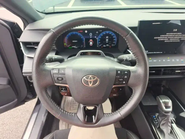 Toyota Camry — Фото автомобиля 10