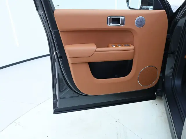 Li Auto L7 — Фото автомобиля 10
