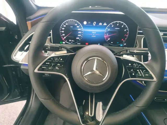 Mercedes-Benz E-Class — Фото автомобиля 10