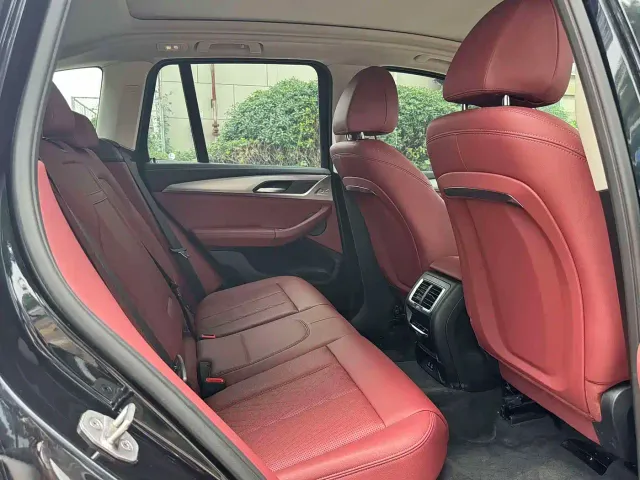 BMW iX3 — Фото автомобиля 7