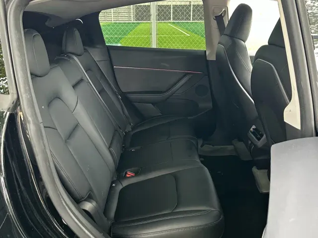 Tesla Model Y — Фото автомобиля 15