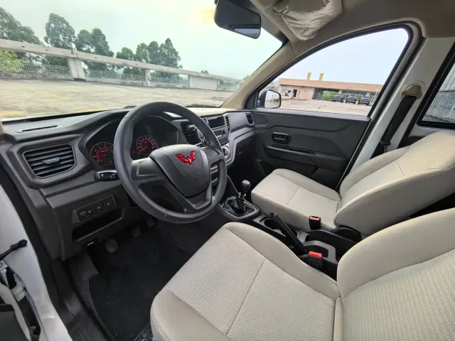 Wuling Hongguang V — Фото автомобиля 7