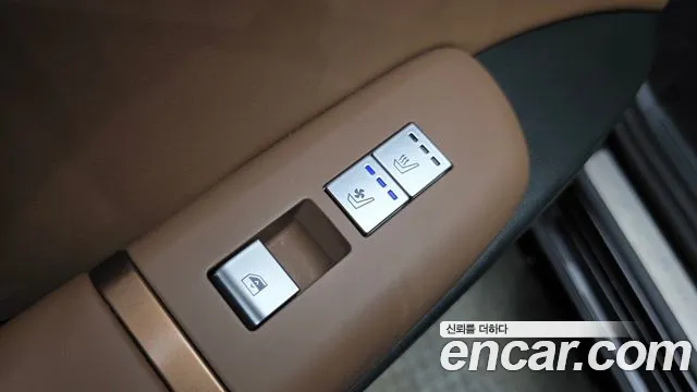 Hyundai Grandeur Grandeur (GN7) 3.5 Бензин 4WD — Фото автомобиля 16