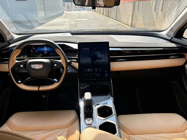Geely Boyue L — Фото автомобиля 5