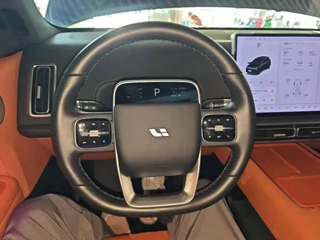 Li Auto L6 — Фото автомобиля 10