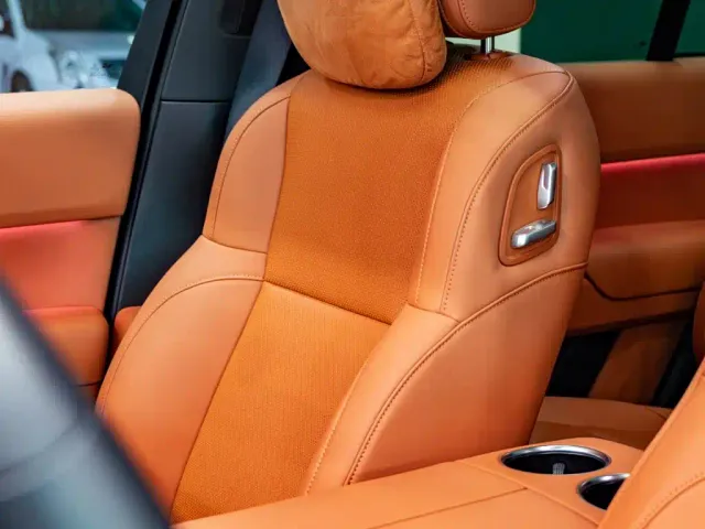 Li Auto L8 — Фото автомобиля 11