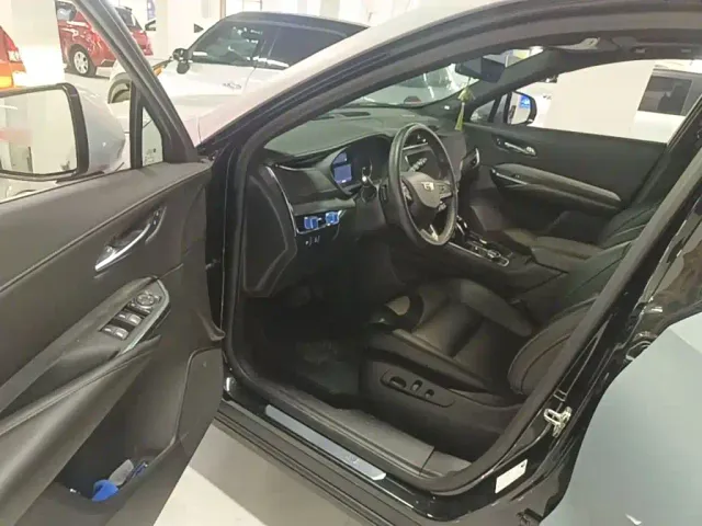 Cadillac XT4 — Фото автомобиля 15