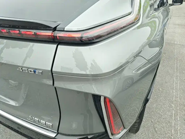 Cadillac Lyriq — Фото автомобиля 7