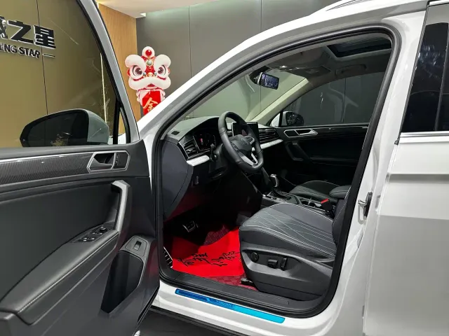 Volkswagen Tiguan L — Фото автомобиля 9