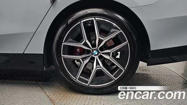 BMW 5-Series — Фото автомобиля 18