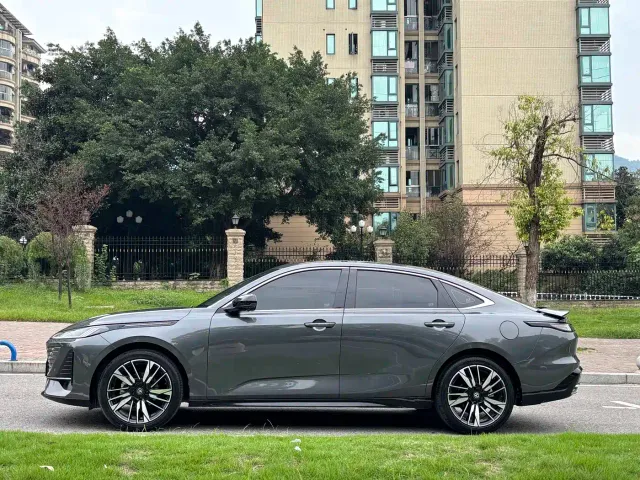 Changan Eado — Фото автомобиля 4