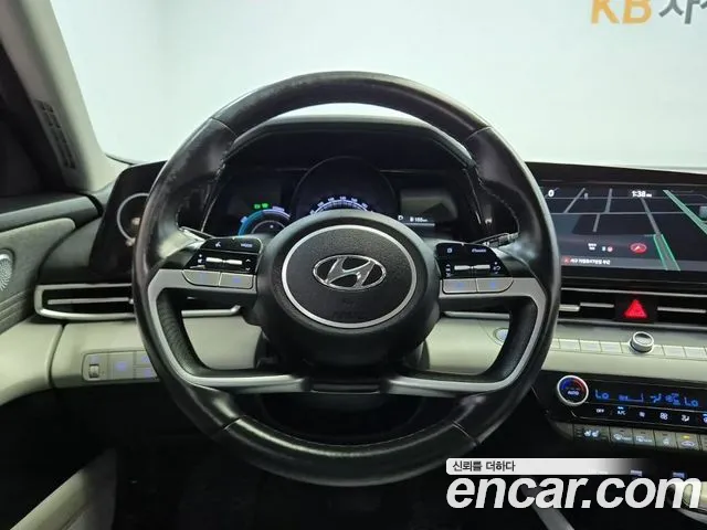 Hyundai Avante CN7 — Фото автомобиля 8