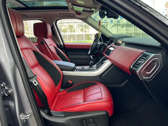 Land Rover Range Rover Sport — Фото автомобиля 12
