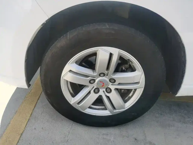 Wuling Zhengcheng — Фото автомобиля 22