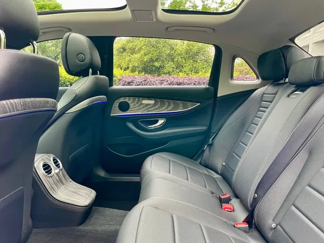 Mercedes-Benz E-Class — Фото автомобиля 13