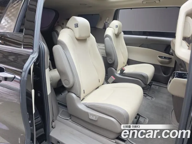 Kia Carnival 4th Gen — Фото автомобиля 17