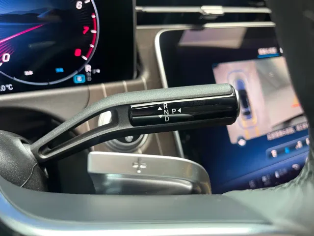 Mercedes-Benz E-Class — Фото автомобиля 17