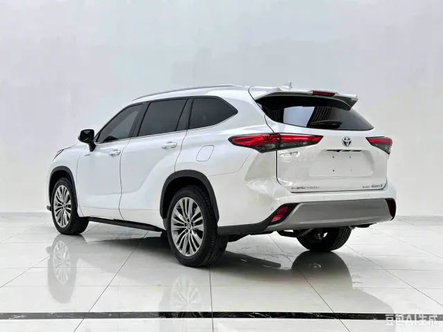 Toyota Highlander 2022 Model Dual Engine 2.5L 4WD Premium Edition 7-Seater — Фото автомобиля 5