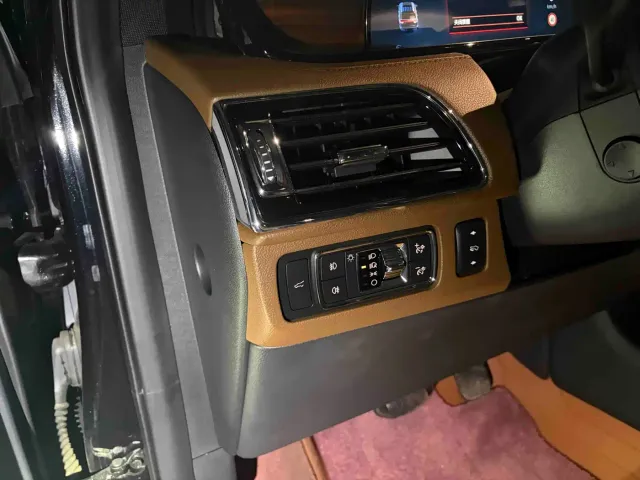 Lincoln Navigator — Фото автомобиля 9