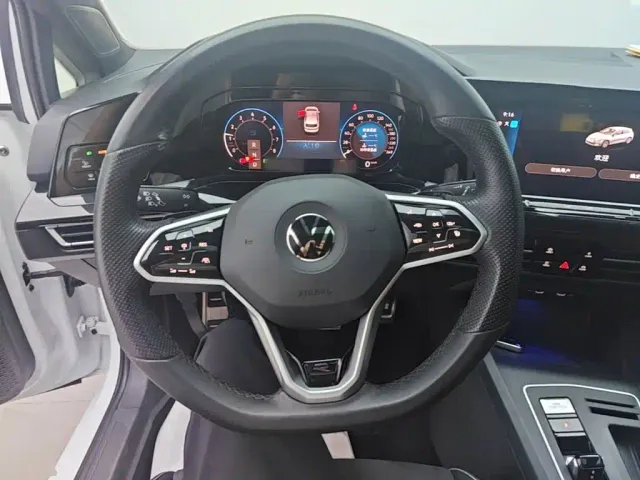 Volkswagen Golf — Фото автомобиля 10