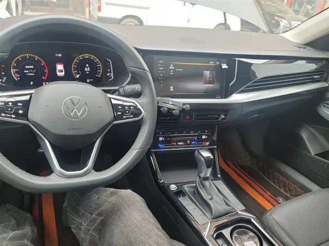 Volkswagen Passat — Фото автомобиля 9