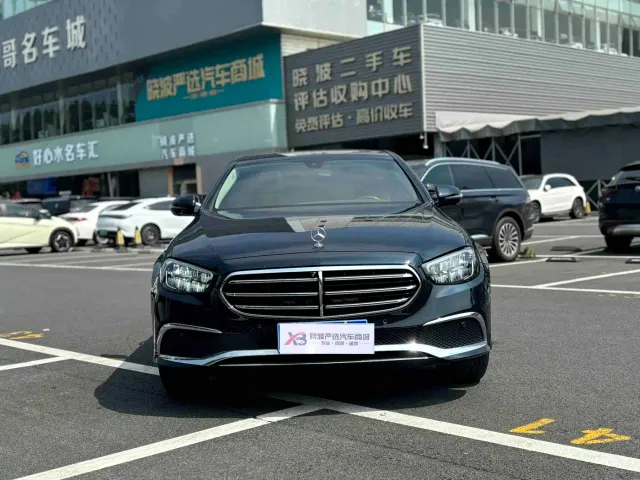 Mercedes-Benz E-Class — Фото автомобиля 2