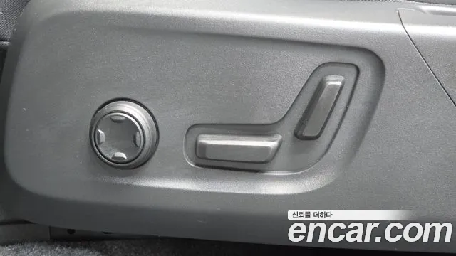 Вольво XC40 B4 Black Edition — Фото автомобиля 29