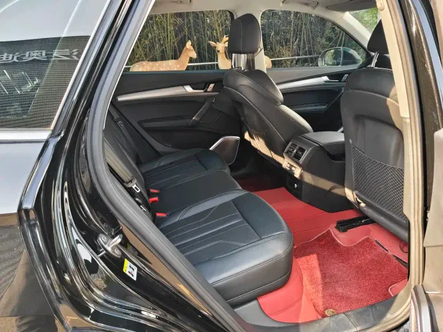 Audi Q5L — Фото автомобиля 5