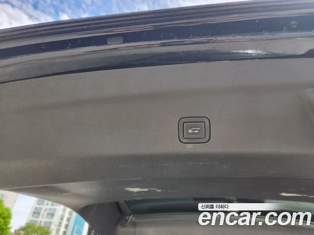 Cadillac Escalade Generation 5 — Фото автомобиля 11