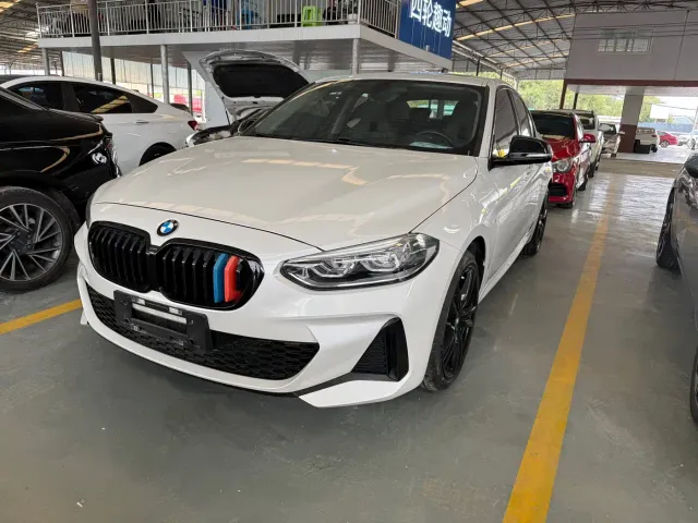 Фотография автомобиля — BMW 1 Series