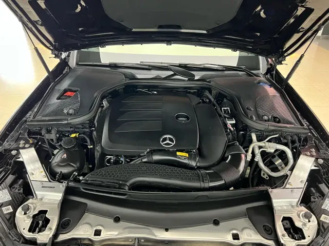Mercedes-Benz E-Class — Фото автомобиля 26