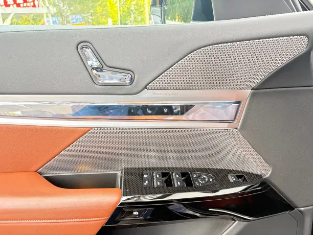 BMW i7 — Фото автомобиля 5