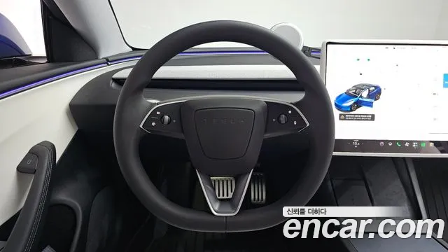 Tesla Model 3 — Фото автомобиля 12