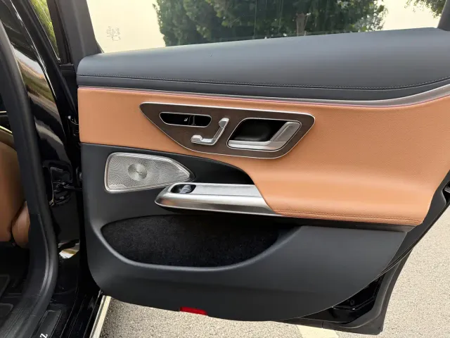 Mercedes-Benz E-Class — Фото автомобиля 15