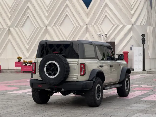 Ford Bronco — Фото автомобиля 5