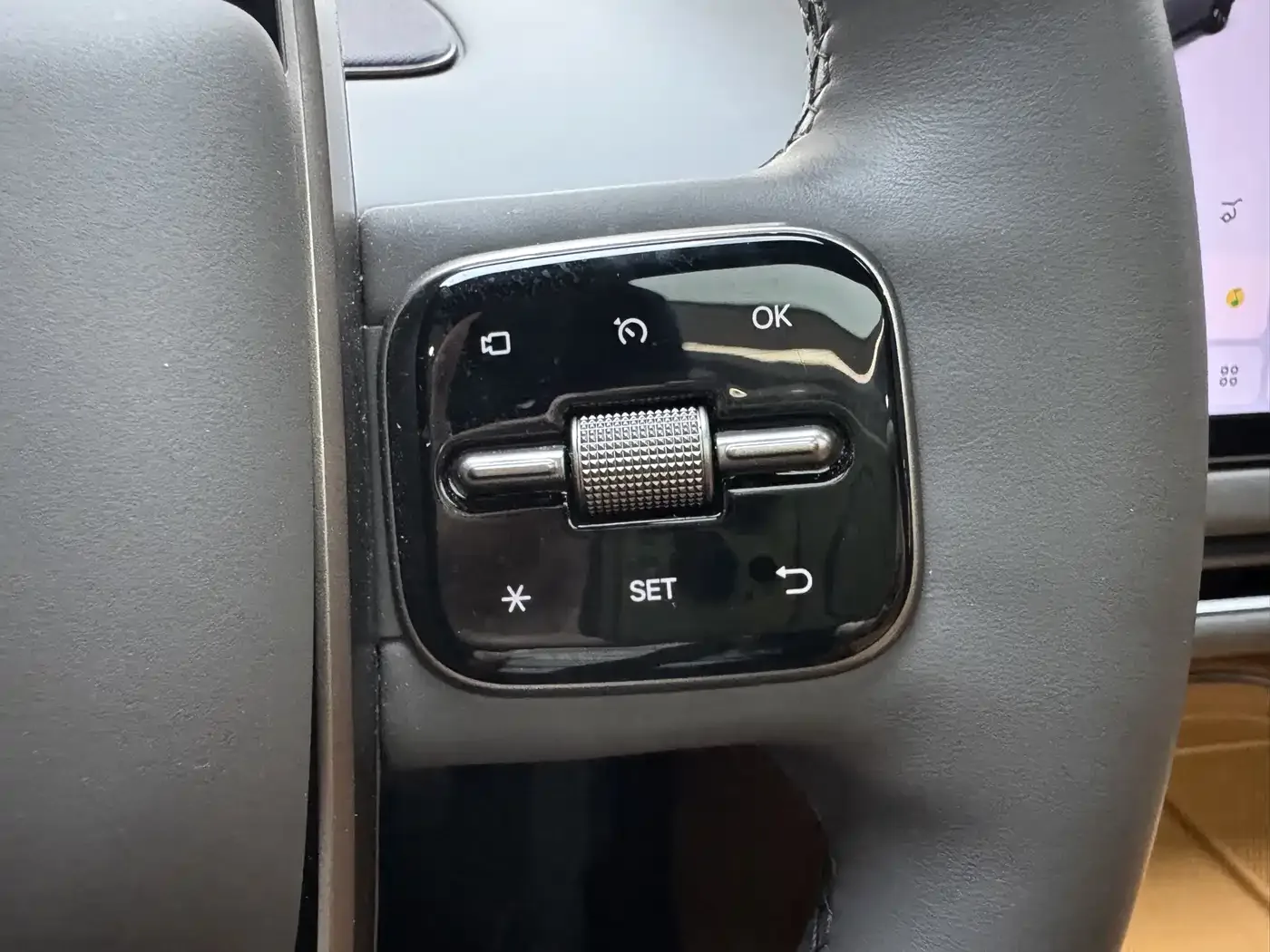 Li Auto Li Auto i6 2025 4WD Base Model — Фото автомобиля 21