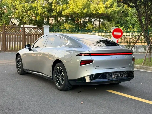 Xpeng P7 — Фото автомобиля 7