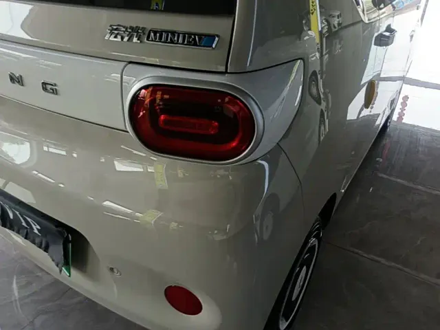 Wuling Hongguang Mini EV — Фото автомобиля 7