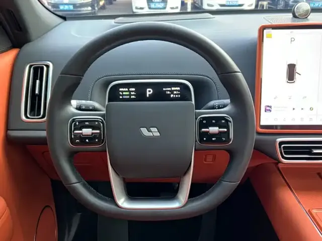 Li Auto L7 — Фото автомобиля 8