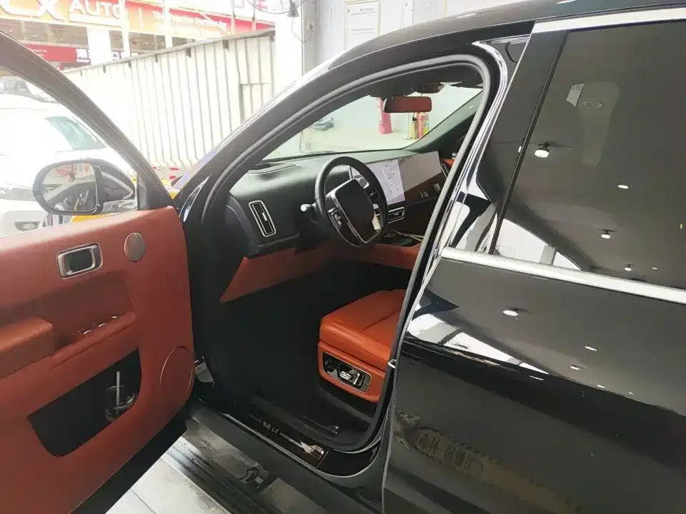 Li Auto Li L8 2023 Pro — Фото автомобиля 4