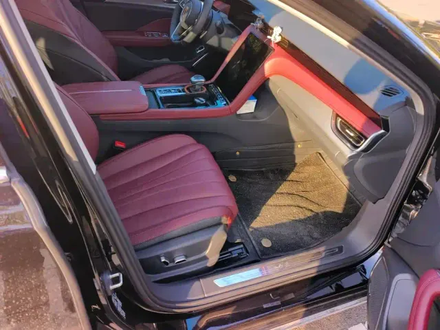 Hongqi H5 — Фото автомобиля 8