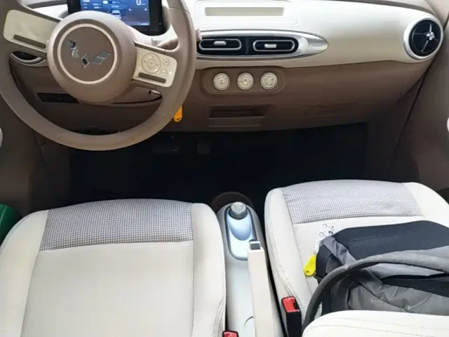 Wuling Hongguang Mini EV — Фото автомобиля 13