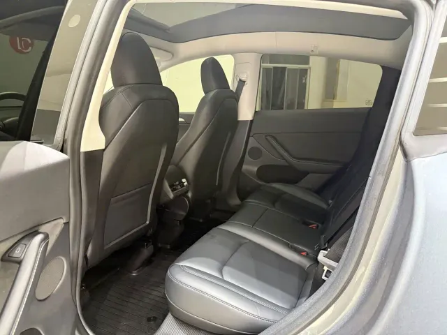 Tesla Model Y — Фото автомобиля 6
