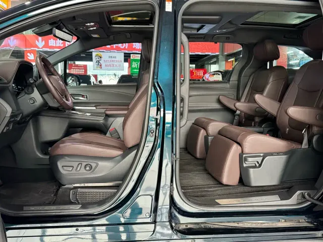 Toyota Granvia — Фото автомобиля 21